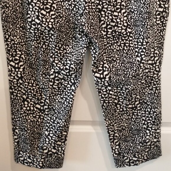 Cooper & Ella Plus Pull on Cropped Pants with Rolled Cuffs Black White Size 22W - Picture 6 of 14